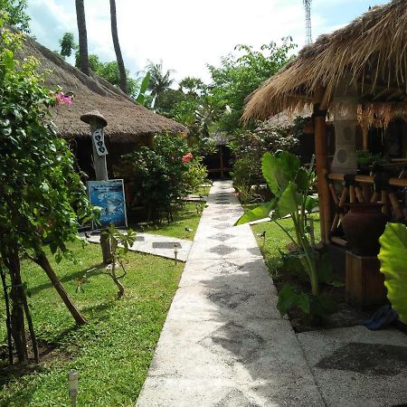 Tua Tua Keladi Bungalows Gili Air Exteriör bild