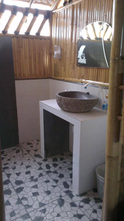 Tua Tua Keladi Bungalows Gili Air Exteriör bild