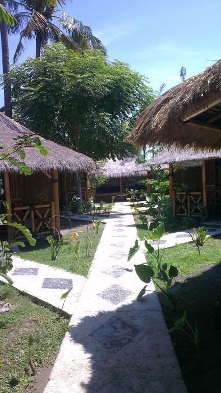 Tua Tua Keladi Bungalows Gili Air Exteriör bild