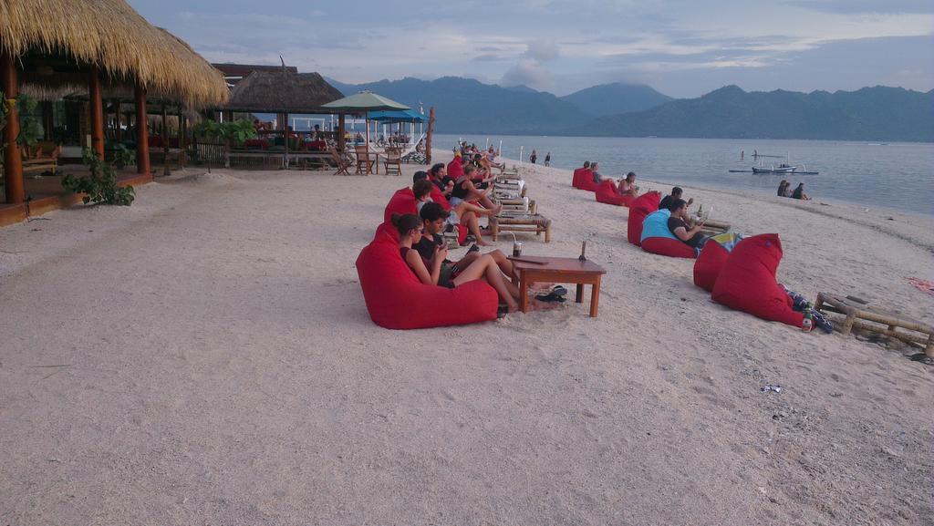 Tua Tua Keladi Bungalows Gili Air Exteriör bild